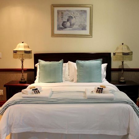 Prinshof Manor Guesthouse Pretoria Bagian luar foto