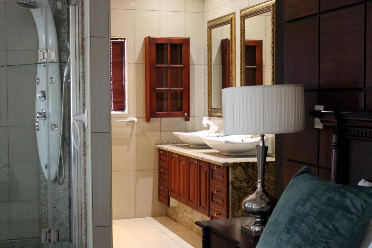 Prinshof Manor Guesthouse Pretoria Bagian luar foto