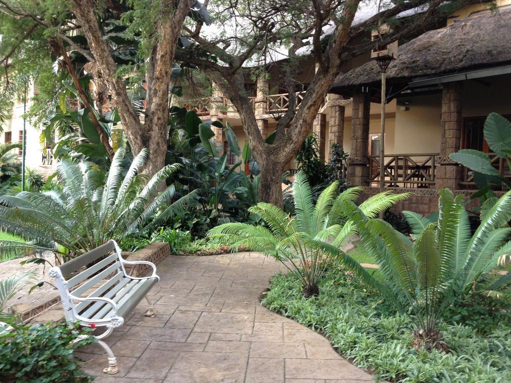 Prinshof Manor Guesthouse Pretoria Bagian luar foto