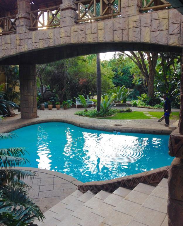 Prinshof Manor Guesthouse Pretoria Bagian luar foto